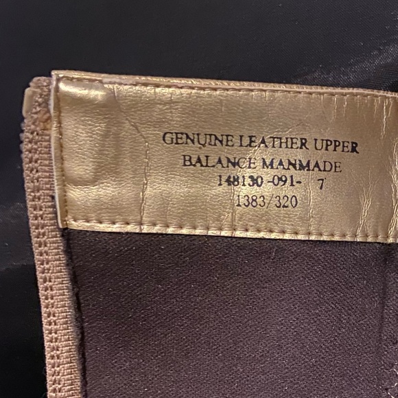 Leather boots.Super sexy, comfy. Metallic gold & glamorous.Worn 1 New Year’s Eve - Picture 7 of 14